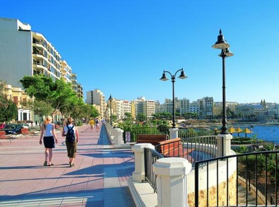 Superb Seafront Family Apartment Sliema Exterior foto